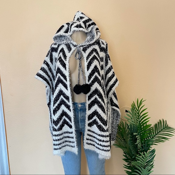 Modena hoodie, poncho, cardigan,cape ,sweater one size - Picture 3 of 12